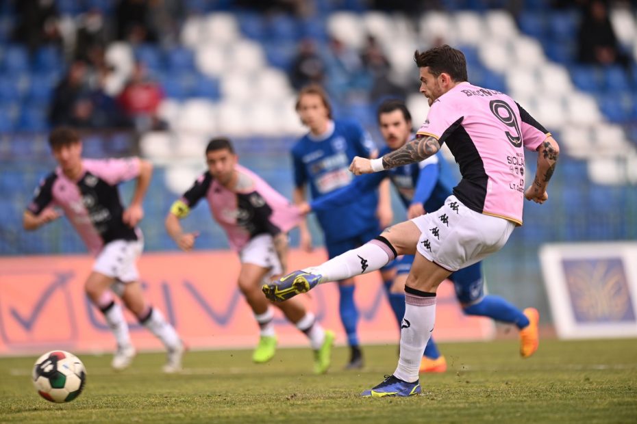 Serie C, Paganese-Palermo 2-2